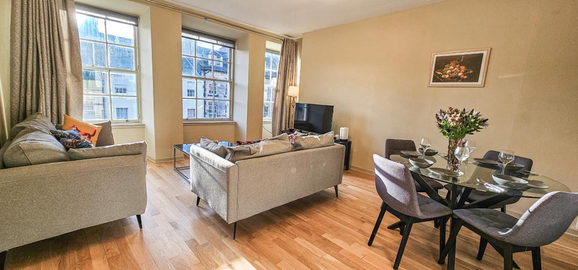 Royal Mile - Bright 2 Bedroom * Edimburgo