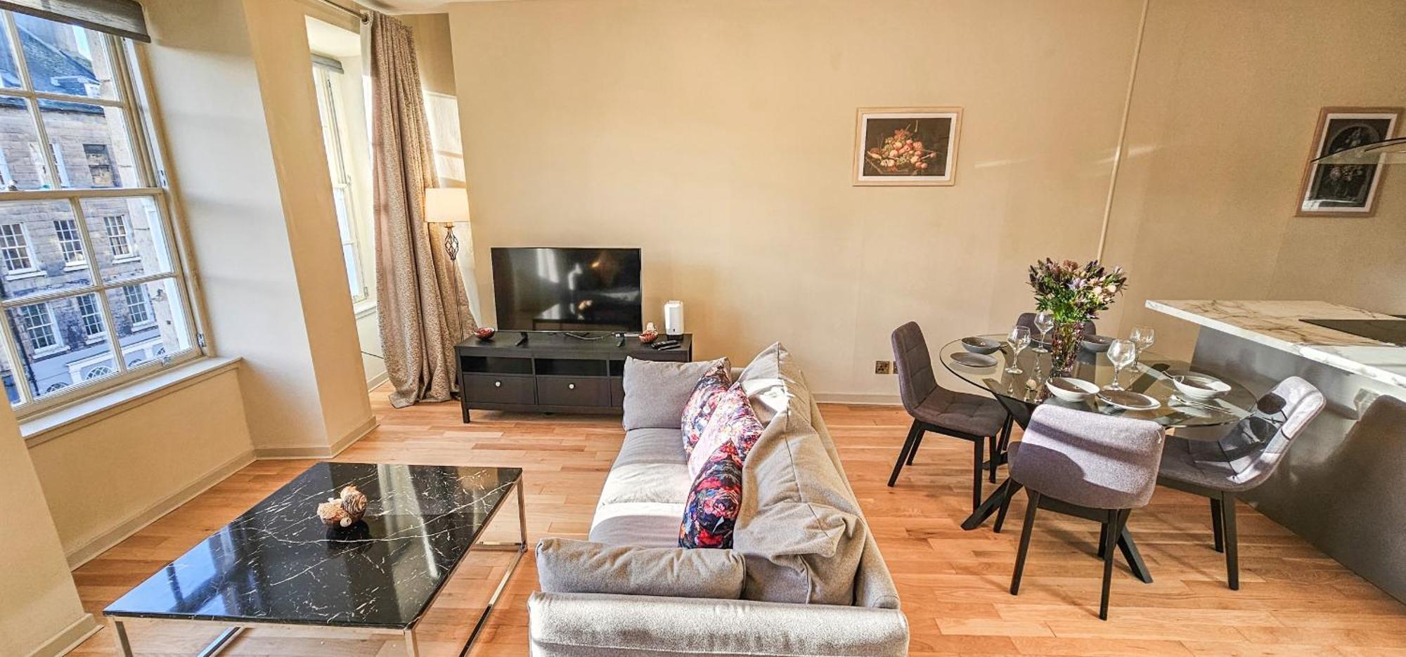 Royal Mile - Bright 2 Bedroom Apartamento *