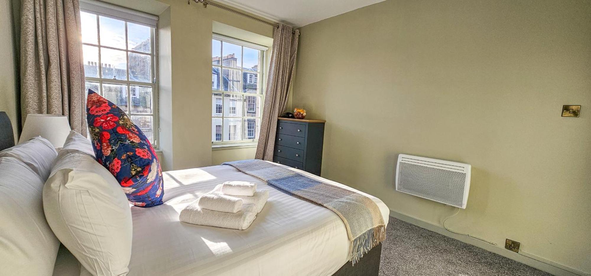 Royal Mile - Bright 2 Bedroom * Edimburgo